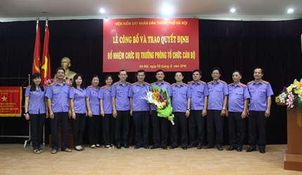 Trao Quyết định bổ nhiệm chức vụ Trưởng phòng Kiểm sát việc tạm giữ,...